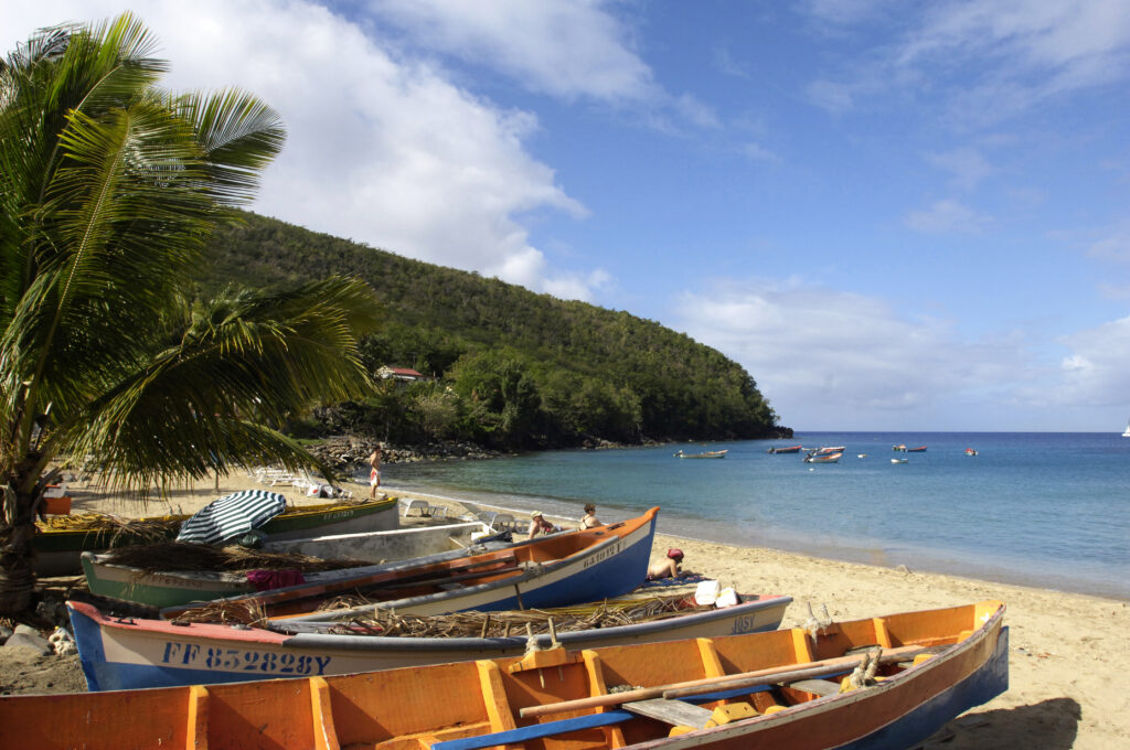 Un paysage paradisiaque à contempler à pied ou en bateau ! l'Anse Dufour et l'Anse noire : 2 des plus belles plages de Martinique !